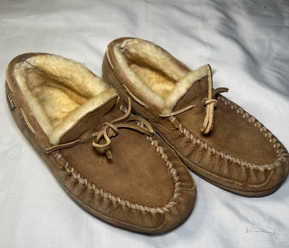 LL Bean Wicked Good Moccasin Slippers Men's Sz 9 WIDE Tan Suede Shearling 264593